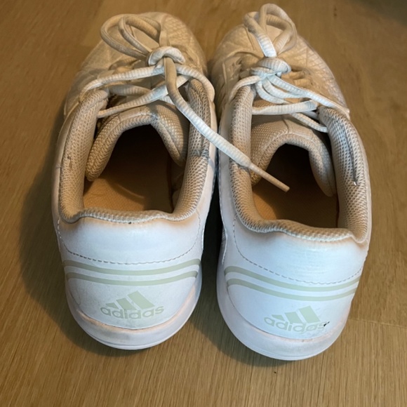 Adidas Women’s Triple Cheer Shoes - Picture 4 of 9